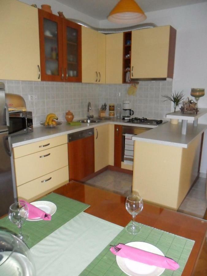 Apartment Ivan Трогир Екстериор снимка