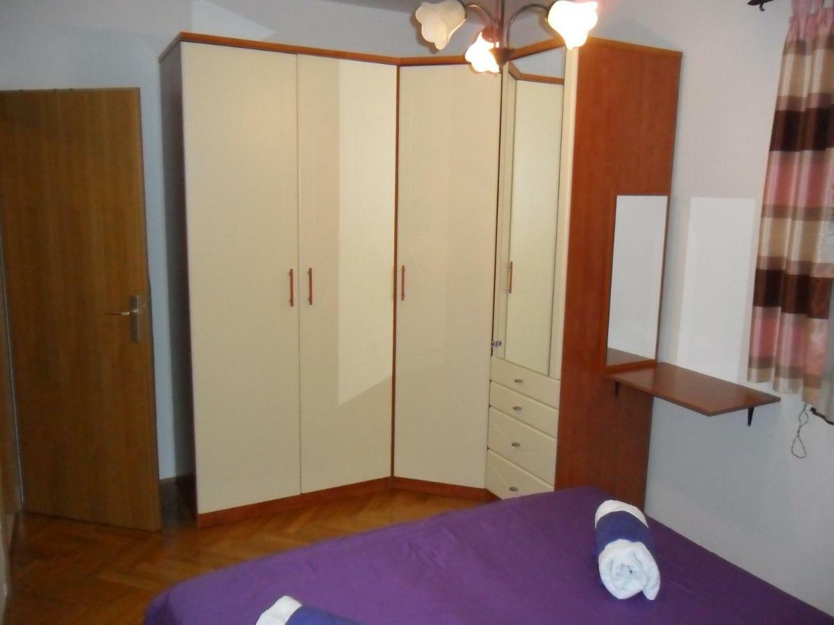 Apartment Ivan Трогир Екстериор снимка