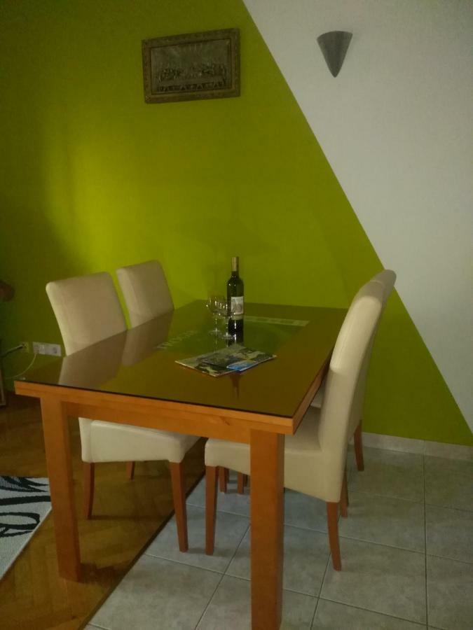 Apartment Ivan Трогир Екстериор снимка