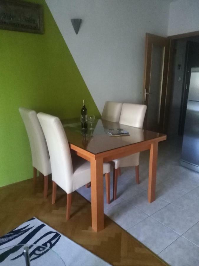 Apartment Ivan Трогир Екстериор снимка